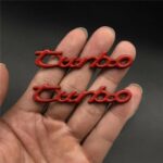 آرم فلزی روی گلگیر توربو قرمز ۲ عددی