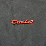 آرم فلزی روی گلگیر توربو قرمز ۲ عددی