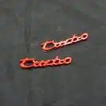 آرم فلزی روی گلگیر توربو قرمز ۲ عددی