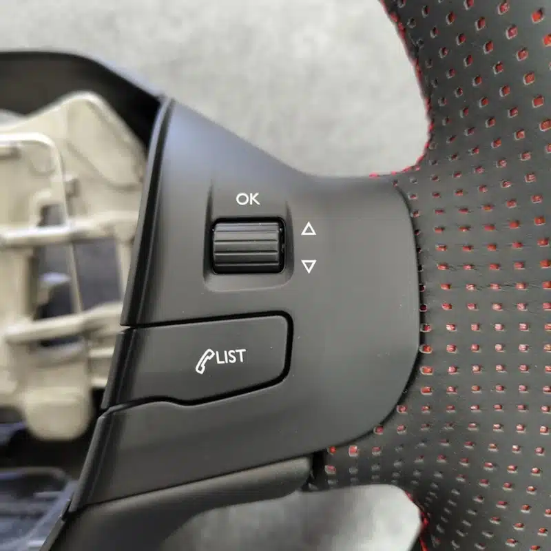 فرمان پژو ۲۰۸ GTi لوگو قرمز مناسب ۲۰۷ و ۲۰۶-۵ فرمان پژو ۲۰۸ GTi لوگو قرمز مناسب ۲۰۷ و ۲۰۶