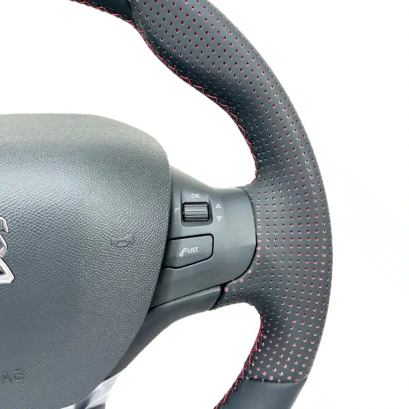 فرمان پژو ۲۰۸ GTi لوگو نقره ای مناسب ۲۰۷ و ۲۰۶-۱ فرمان پژو ۲۰۸ GTi لوگو نقره ای مناسب ۲۰۷ و ۲۰۶