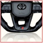 فرمان GR TOYOTA طرح D-CUT کربن